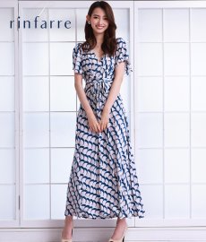 画像1: [韓国製][rinfarre]ピンク×ネイビー・ウェーブ柄・Vネック・カシュクール風・フリルスリーブ・半袖・マキシ・ロングドレス・ワンピース[黒木麗奈着用][送料無料] (1)